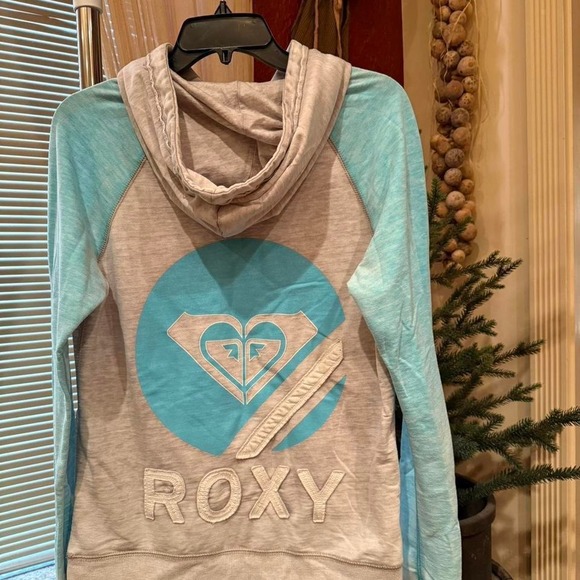 Y2K Roxy Hoodie. - Picture 1 of 4